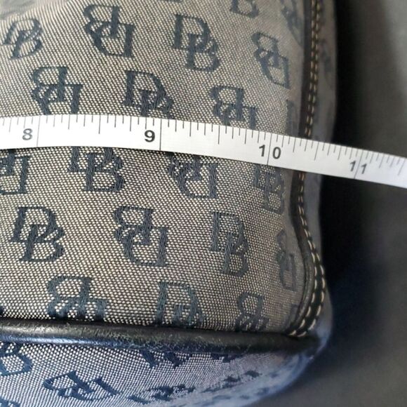 Dooney & Bourke gray shoulder bag - Picture 3 of 9